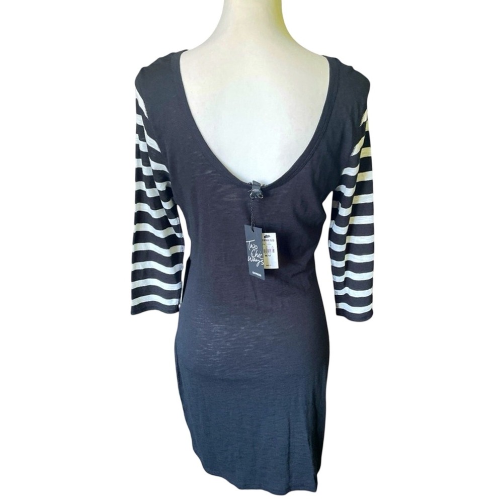 Express Two Chic Ways Reversible Neckline Black & White Striped Dress,Medium NEW - Picture 3 of 9